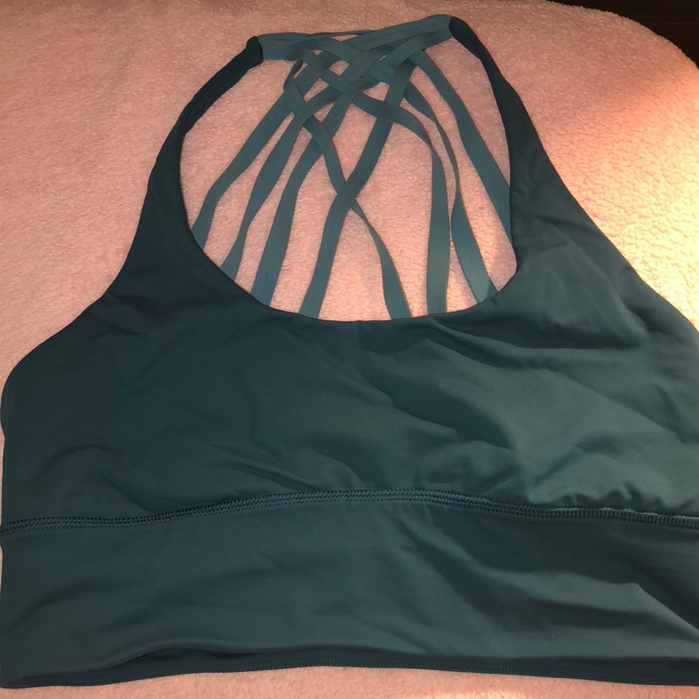 Lululemon free to be moved bra